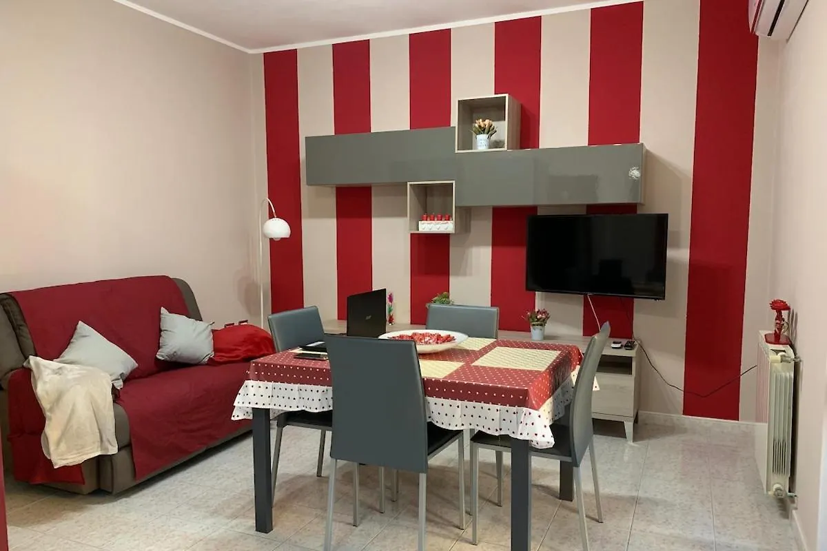 Scarlett 22 - Intero Appartamento, Centro Citta, Free Wifi Carbonia 0*,  Italy