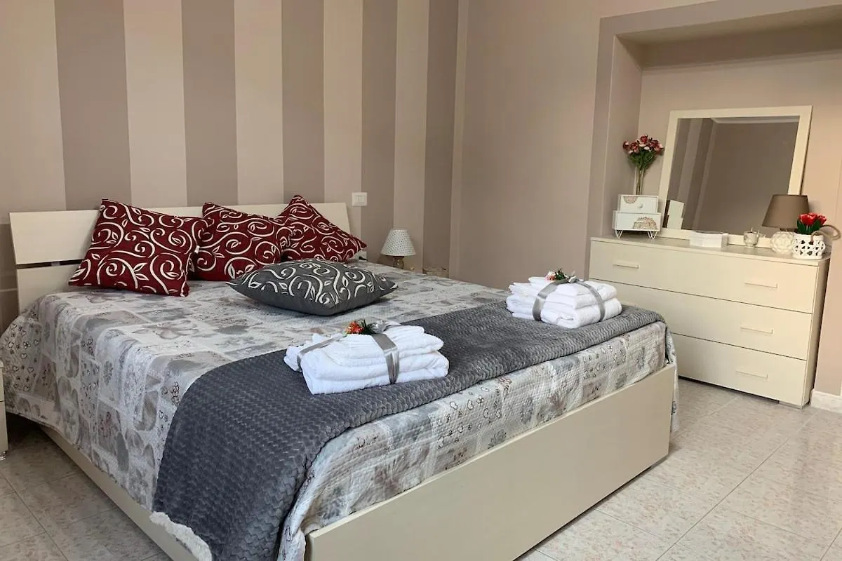 Holiday home Scarlett 22 - Intero Appartamento, Centro Citta, Free Wifi Carbonia Italy